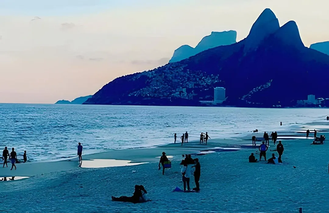 Apto de Copacabana amplo arejado 300 mt da praia-1