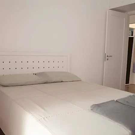 Apto de Copacabana amplo arejado 300 mt da praia-3